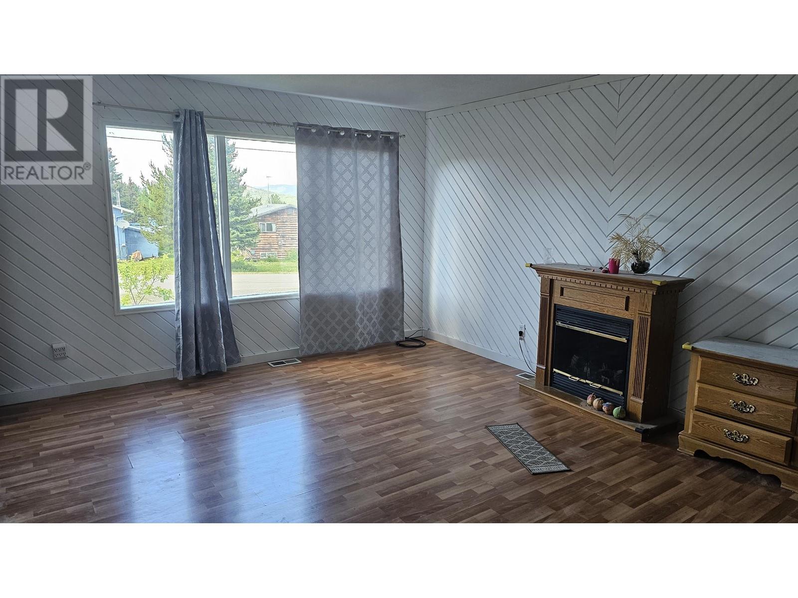 7 HAWTHORNE AVENUE Granisle, British Columbia Smithers Real Estate